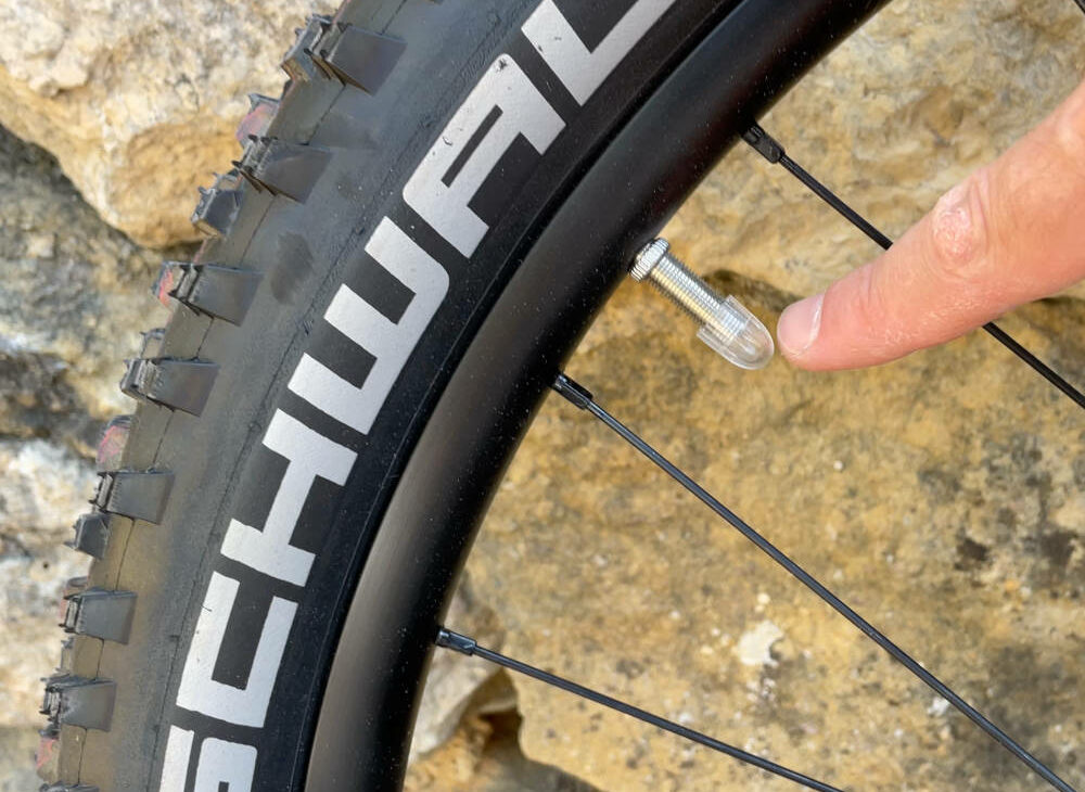 bouchon pneu schwalbe woom up
