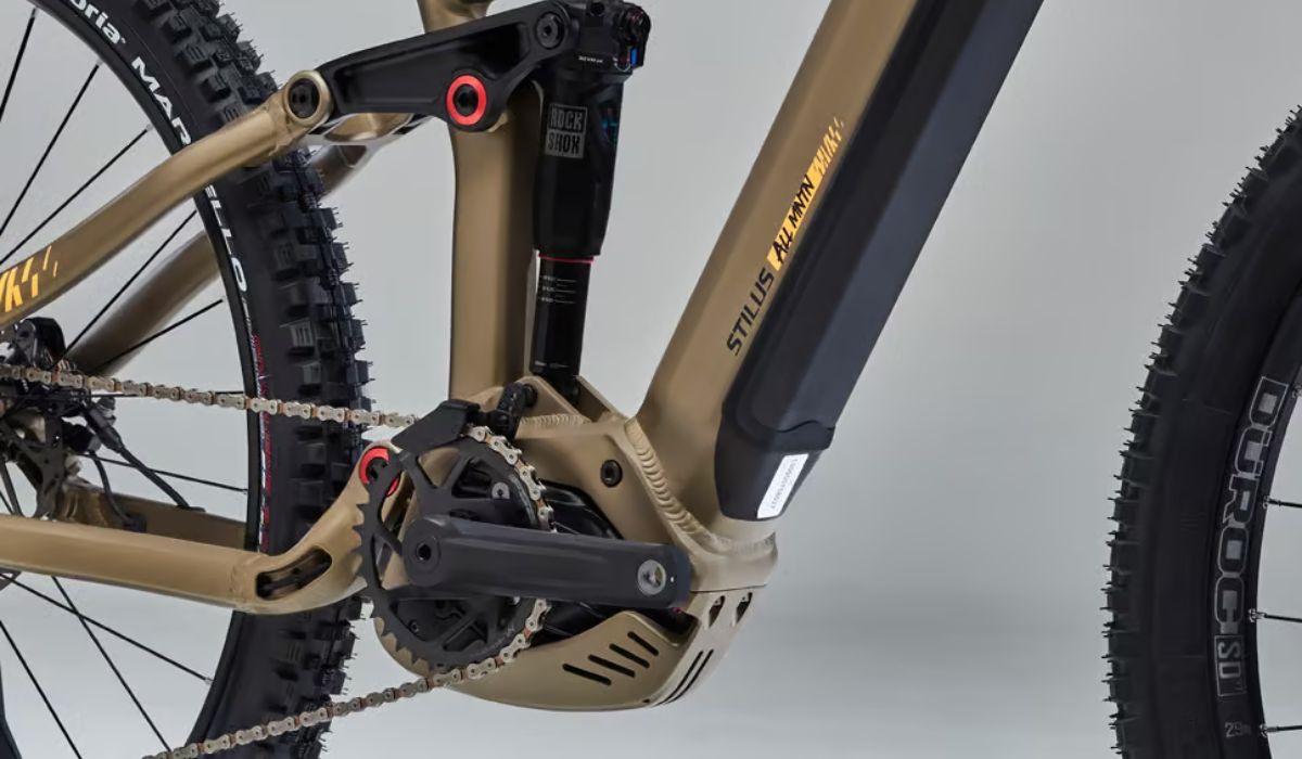 cadre du VTT électrique tout suspendu Stilus E-All Mountain avec amortisseur
