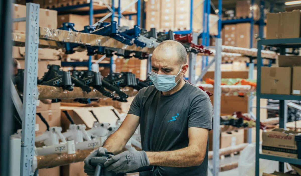 assemblage d'un vélo Eovolt en usine
