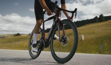 Vélo De Course BH Pour Homme – Carbone Rouge Flash, 11 Vitesses (occasion)